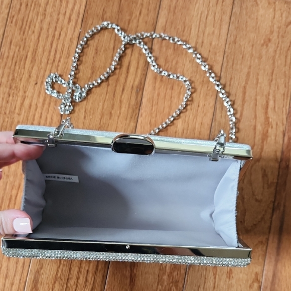 Silver Rhinestone Clutch - Picture 2 of 6
